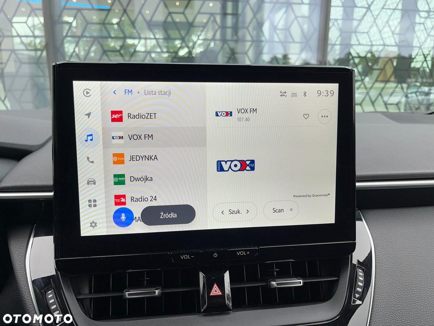Toyota Corolla 1.8 Hybrid Style - 17