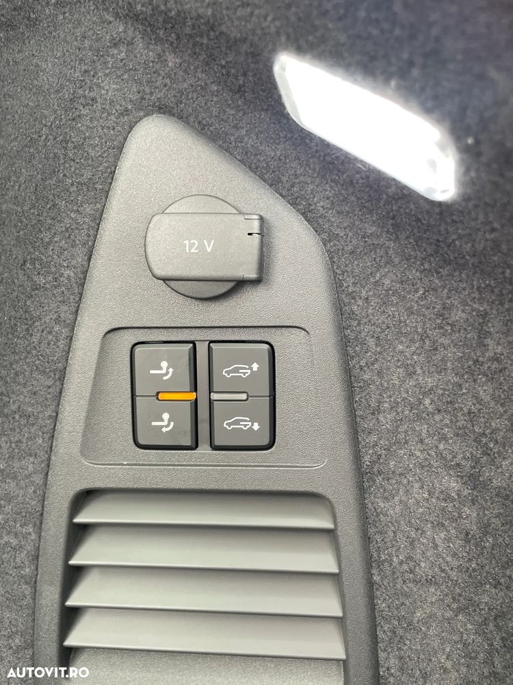 Volkswagen Touareg V6 TDI 4MOTION R-Line - 25