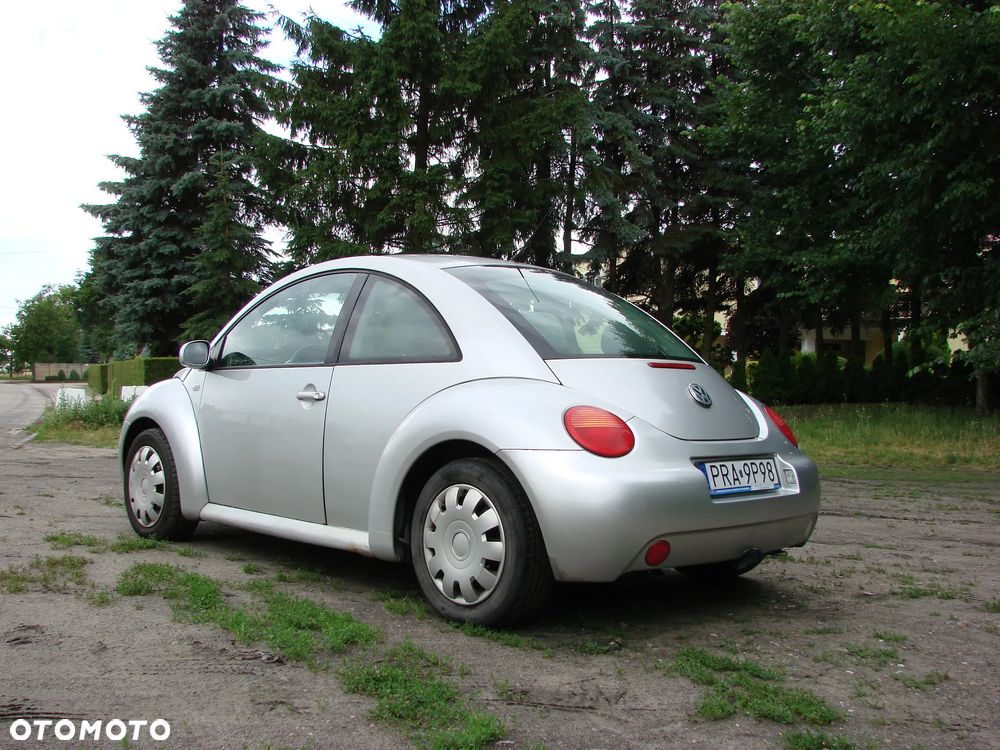 Volkswagen New Beetle - 5