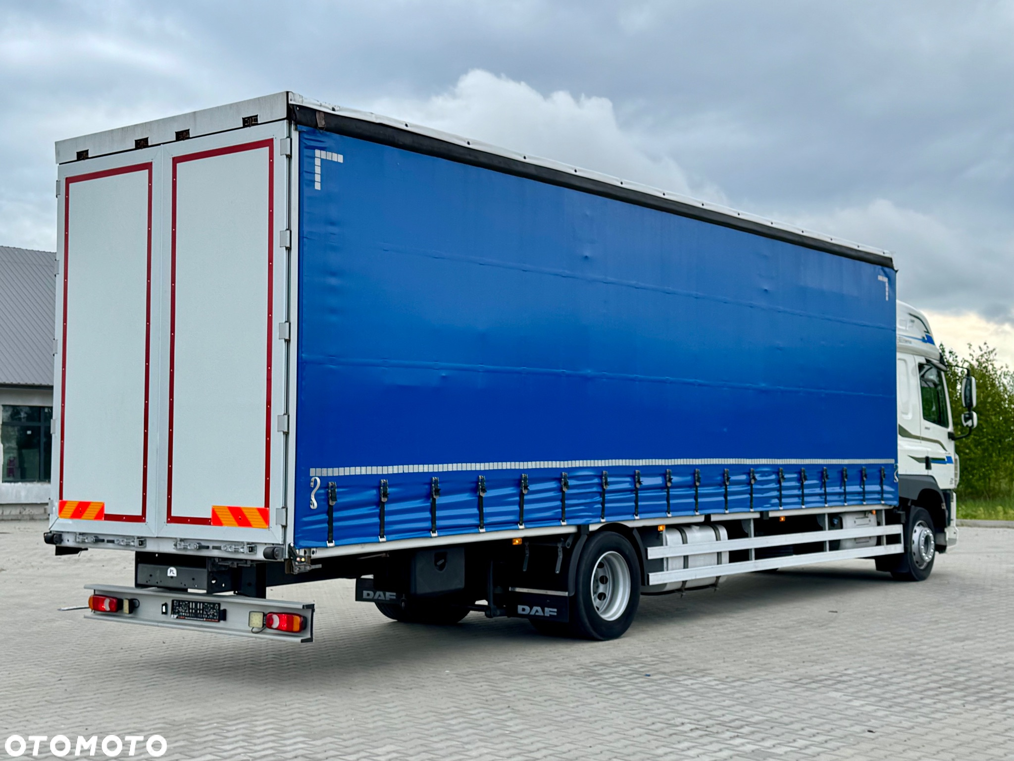DAF CF 320 / FIRANKA / 24 EUROPALETY / SYPIALKA / AUTOMAT / KLIMA POSTOJOWA / 8 960 KG ŁADOWNOŚCI / 2017 ROK - 4