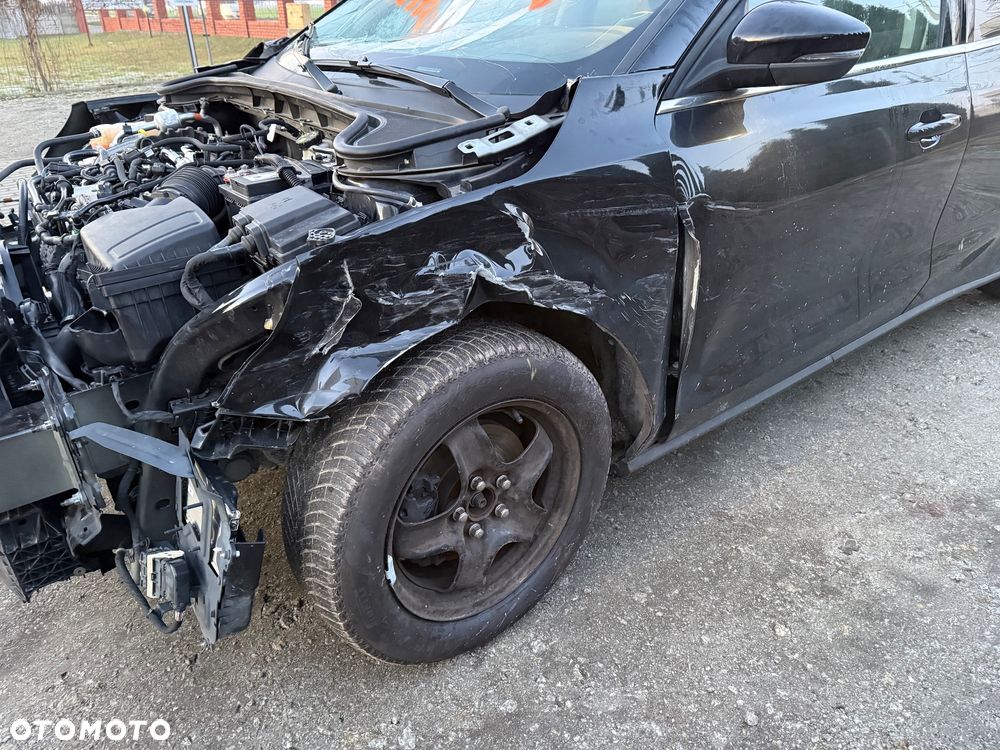 Ford Focus 1.0 EcoBoost Hybrid ACTIVE X - 8