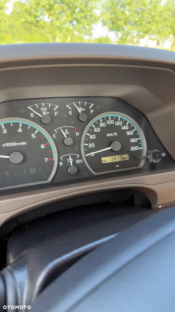 Toyota Land Cruiser - 12