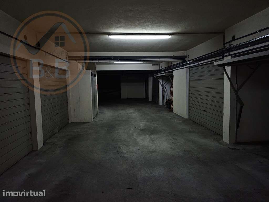 Garagem para 3 carros na Vila de Cabeceiras de Basto - Grande imagem: 4/5