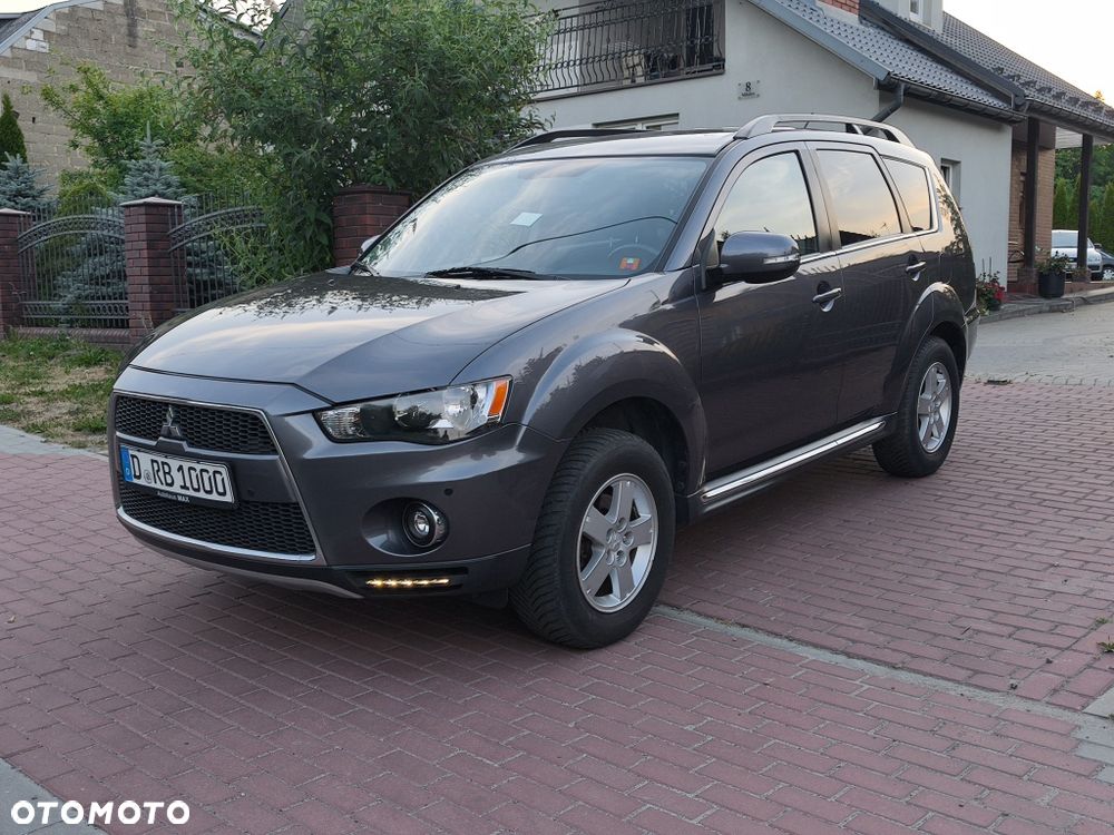 Mitsubishi Outlander - 1