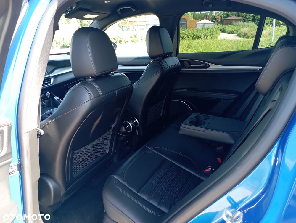 Alfa Romeo Stelvio 2.0 Turbo Veloce Q4 - 11