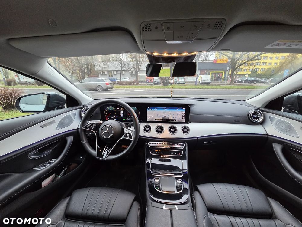 Mercedes-Benz CLS 300 d 4Matic 9G-TRONIC AMG Line - 24