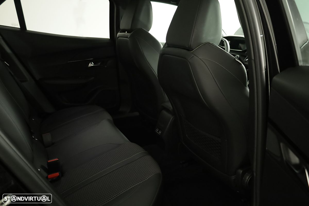 Peugeot e-2008 50 kWh GT - 22
