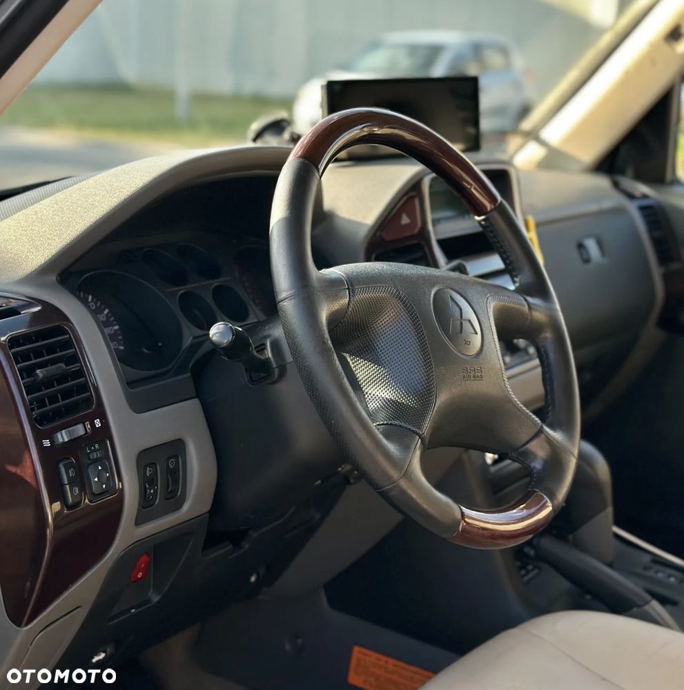 Mitsubishi Pajero 3.2 DI-D Automatik Instyle - 13