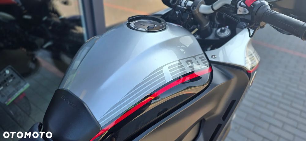Honda VFR - 14