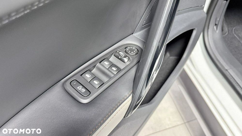 Peugeot 508 RXH 2.0 HDi HYbrid4 - 29