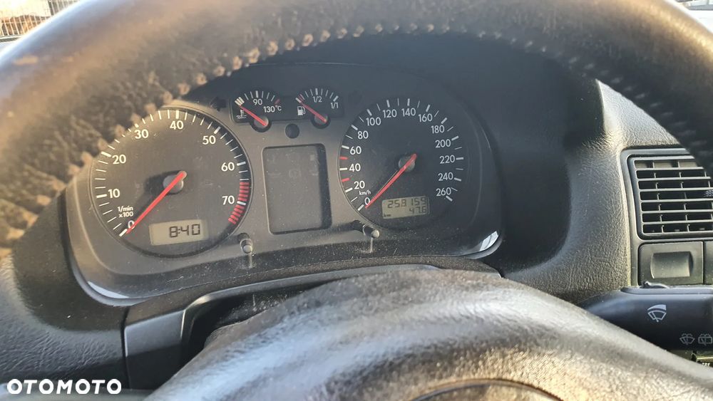 Volkswagen Golf 1.6 - 20