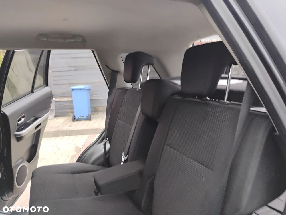 Suzuki Grand Vitara 1.9 DDiS Comfort + DPF Family - 11