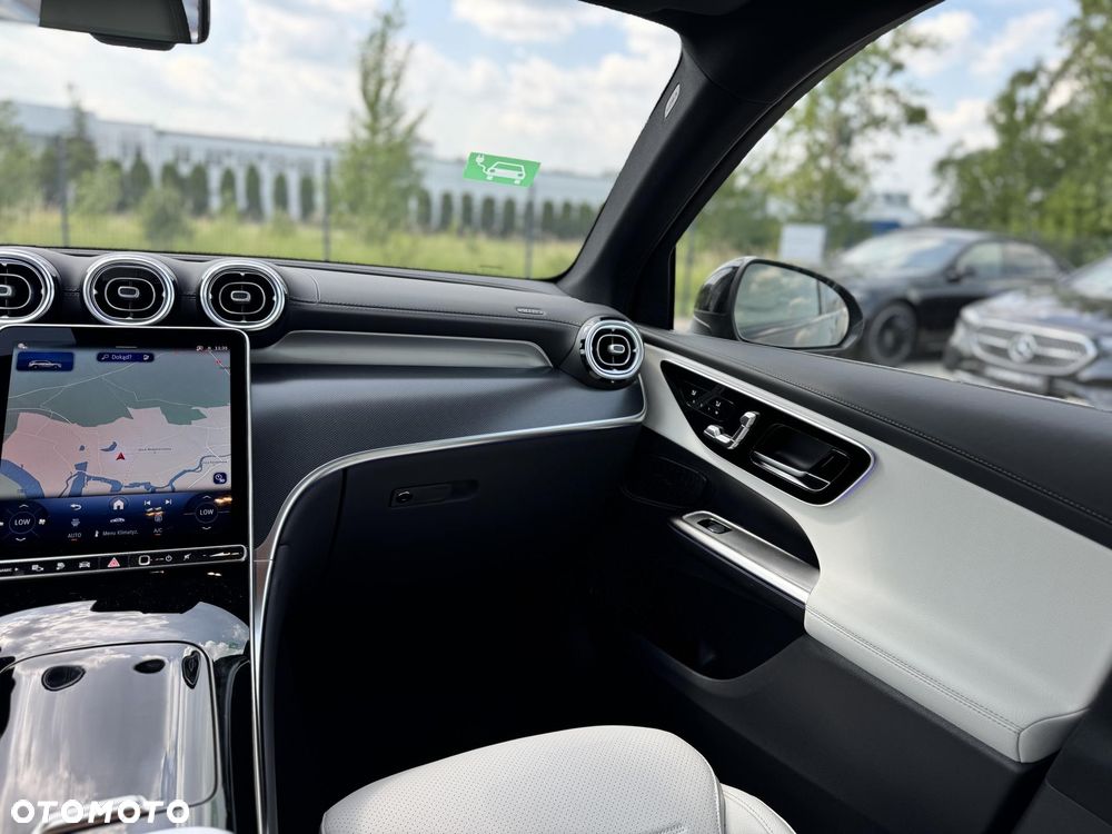 Mercedes-Benz GLC 300 e PHEV 4-Matic AMG Line - 16
