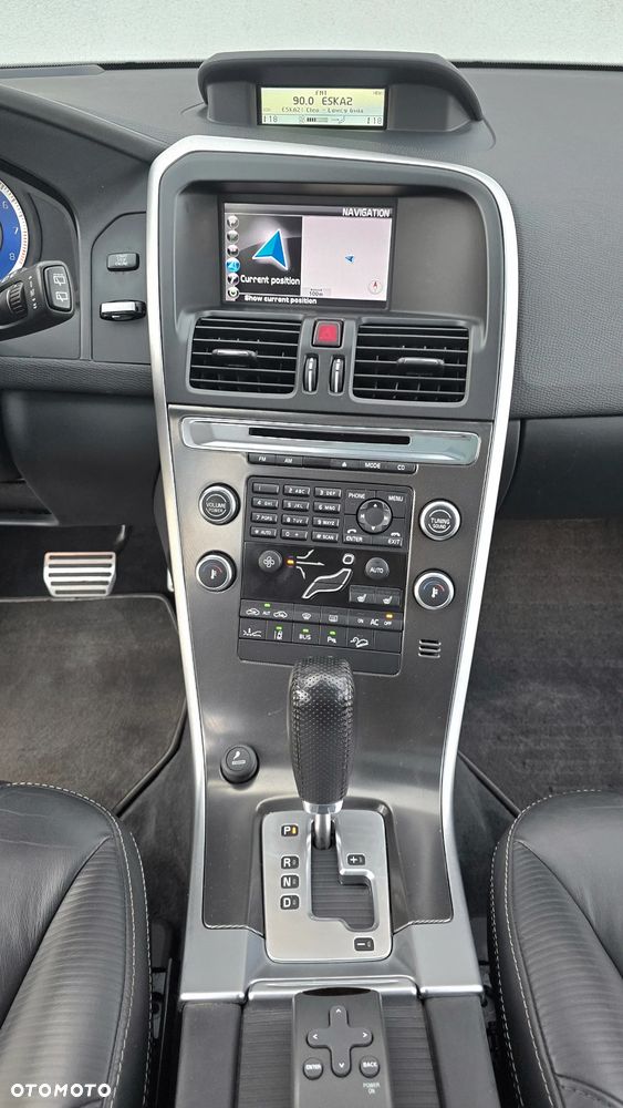 Volvo XC 60 T6 AWD RDesign - 13