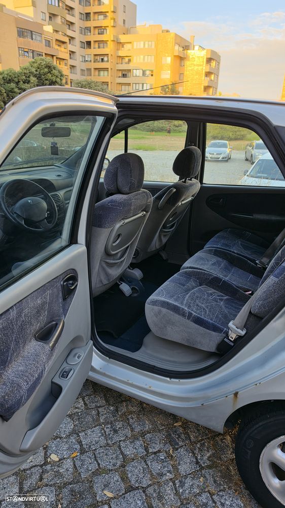 Renault Scénic 1.4 16V RXE AC - 14