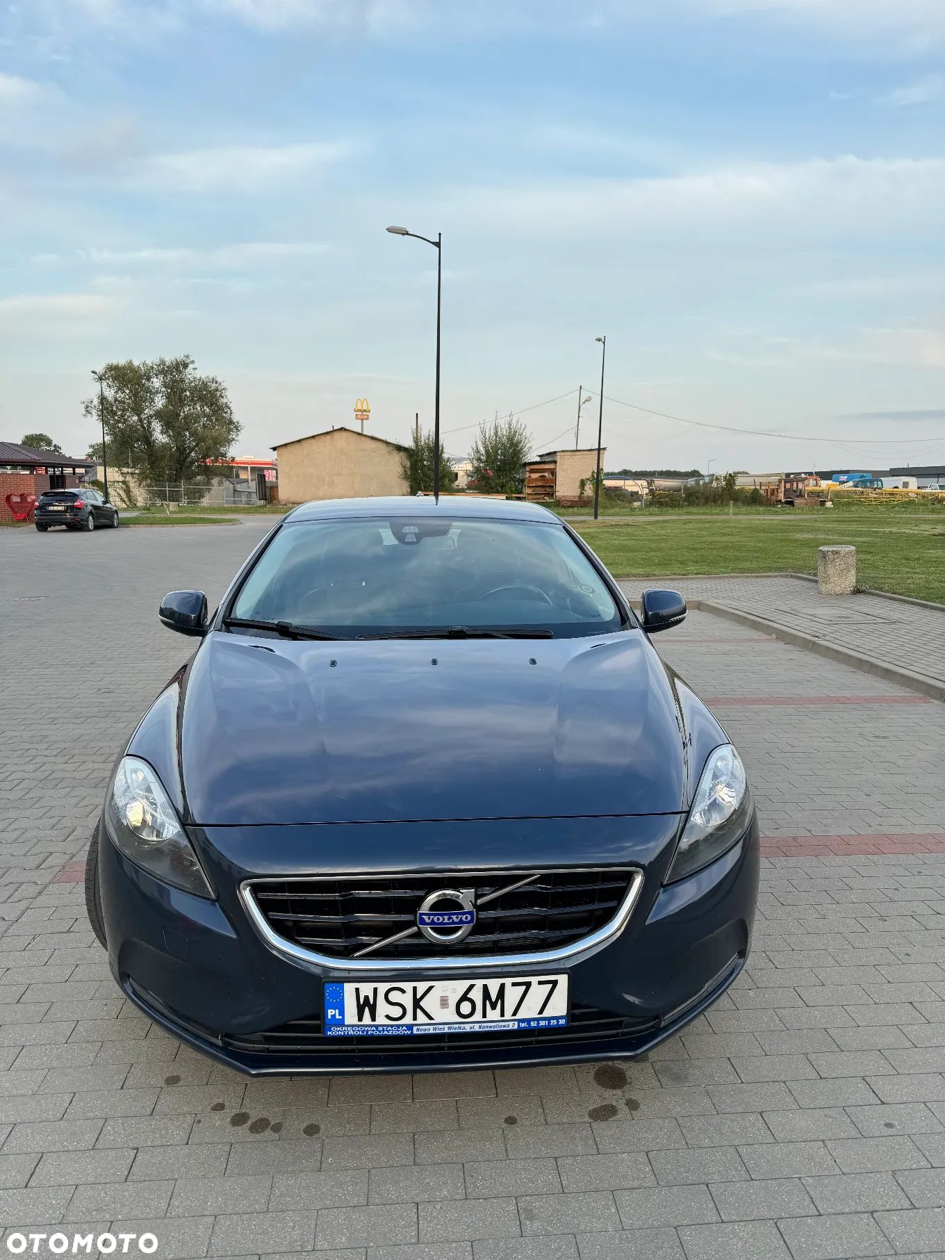 Volvo V40 D4 Momentum - 1