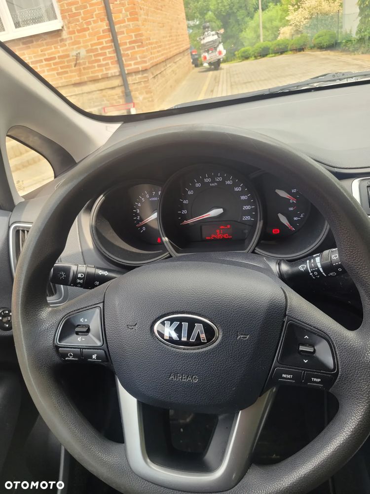 Kia Rio - 21