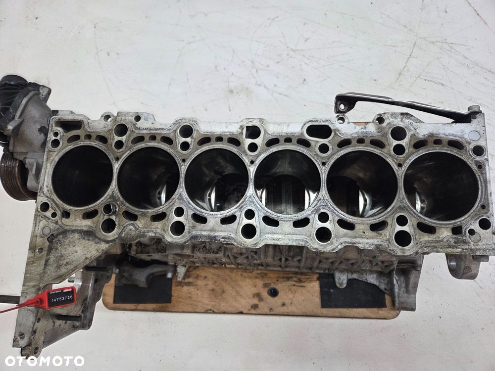 BLOK SILNIKA BMW E60 E61 306D3 M57 - 5