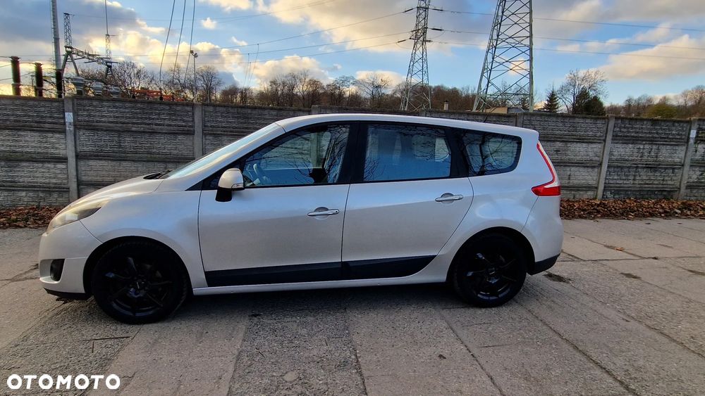 Renault Grand Scenic dCi 110 Paris - 21