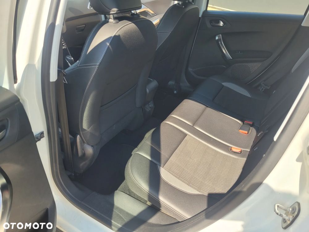 Peugeot 2008 PureTech 110 Stop&Start EAT6 Allure - 13