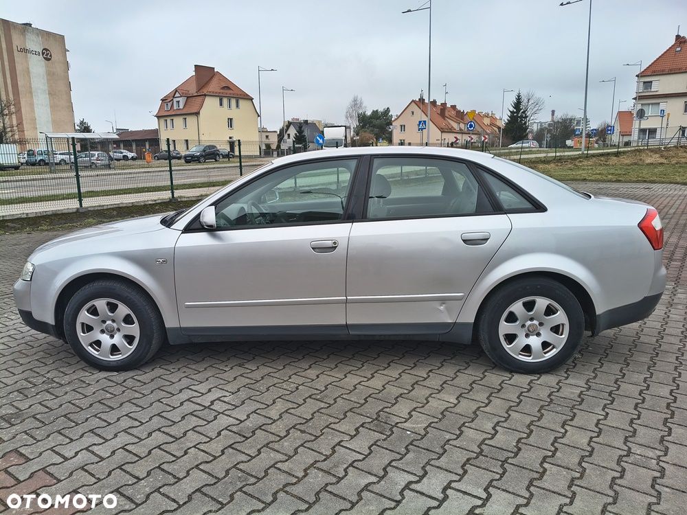 Audi A4 Limousine - 4