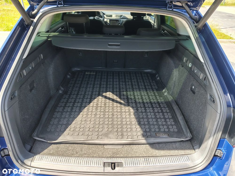 Skoda Superb 2.0 TDI Ambition DSG - 12