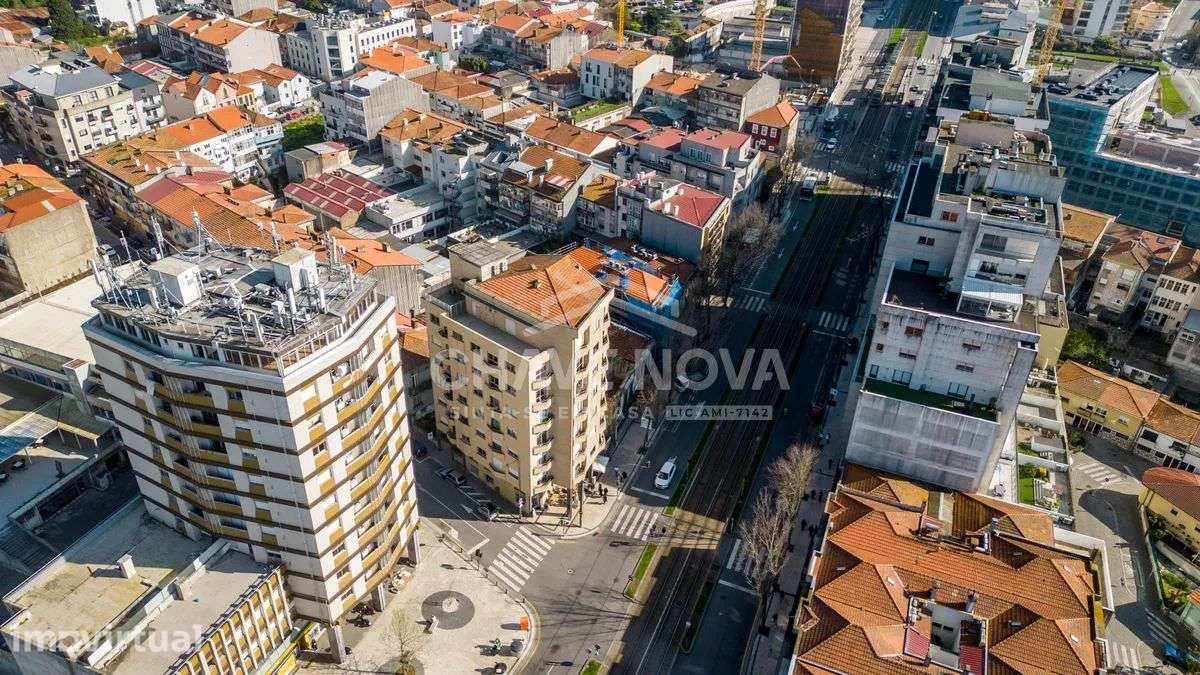 Garagem / Armazém Independente com 256m² na Avenida da República - Grande imagem: 3/22