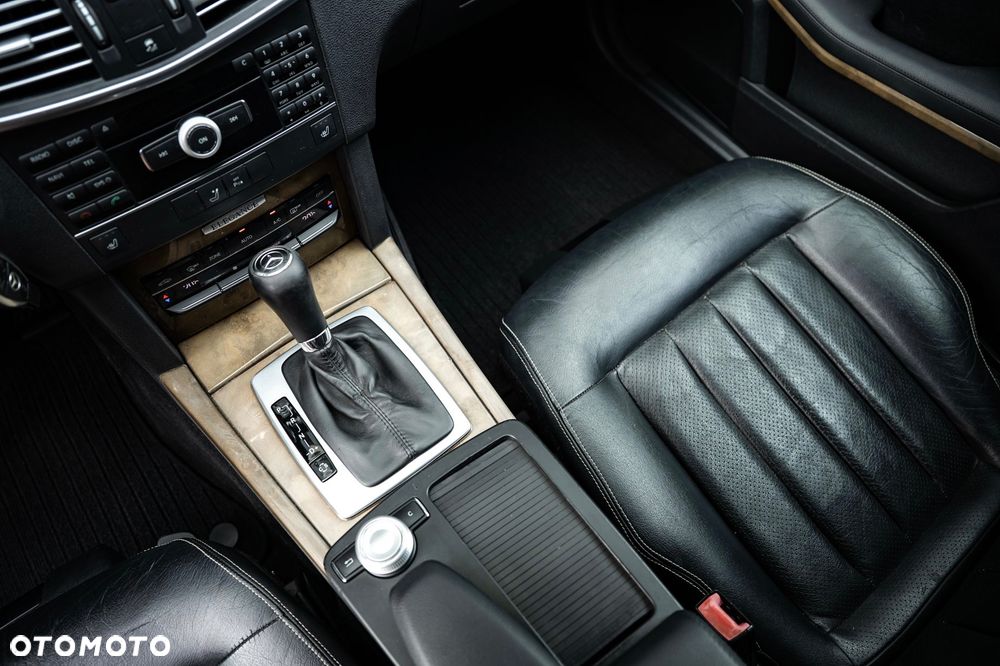 Mercedes-Benz Klasa E 220 CDI DPF BlueEFFICIENCY Automatik Elegance - 13