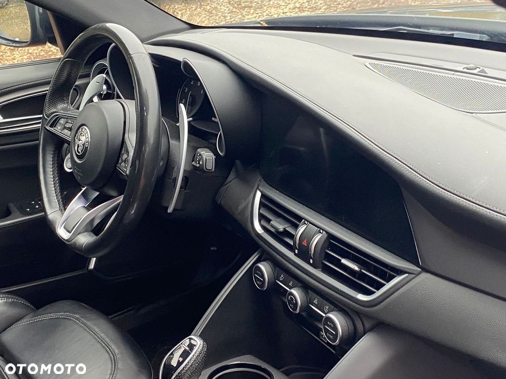Alfa Romeo Giulia 2.0 Turbo Veloce TI Q4 - 15