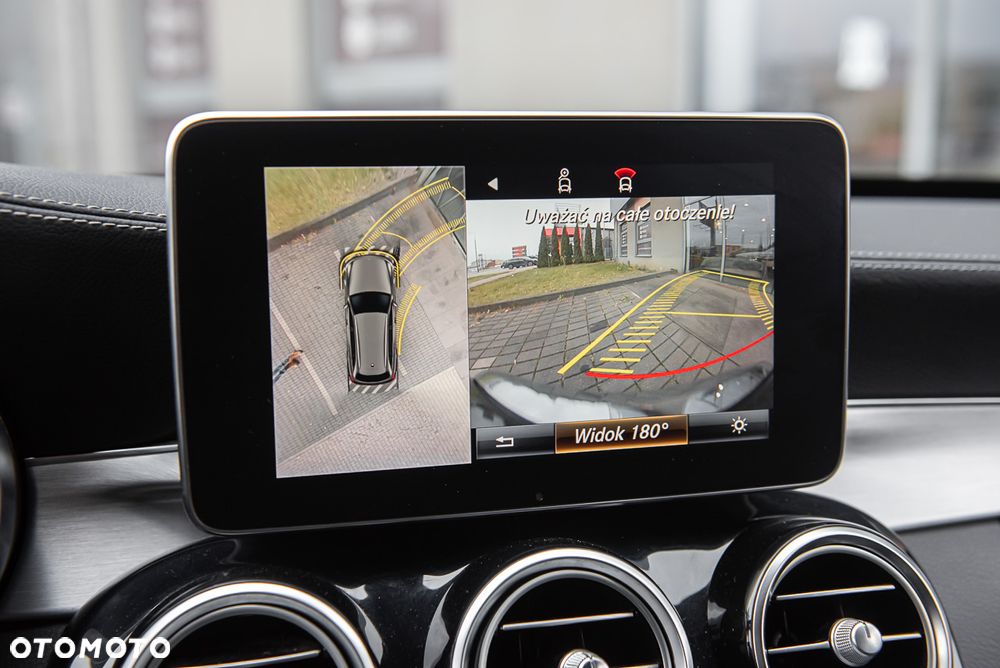 Mercedes-Benz Klasa C 400 4-Matic 9G-TRONIC - 25