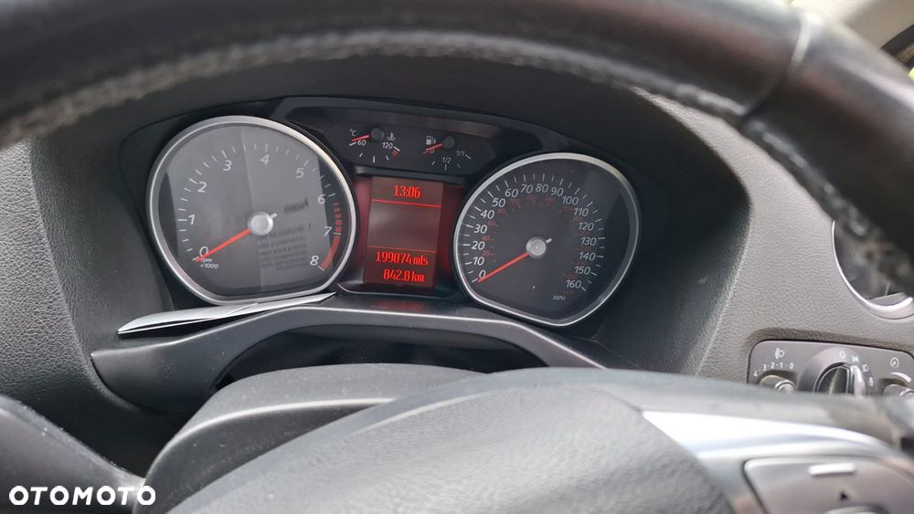 Ford Mondeo 2.0 Ghia - 8