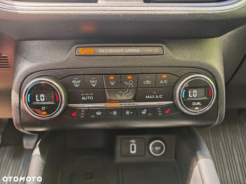 Ford Focus 1.5 EcoBoost Titanium - 27