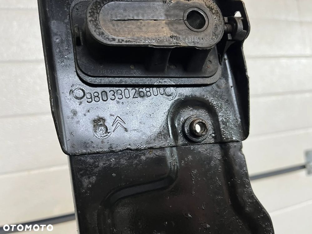 EXPERT III Jumpy III Vivaro IV Belka pod chłodnice pasa przedniego 8907638001 98033026800 - 4