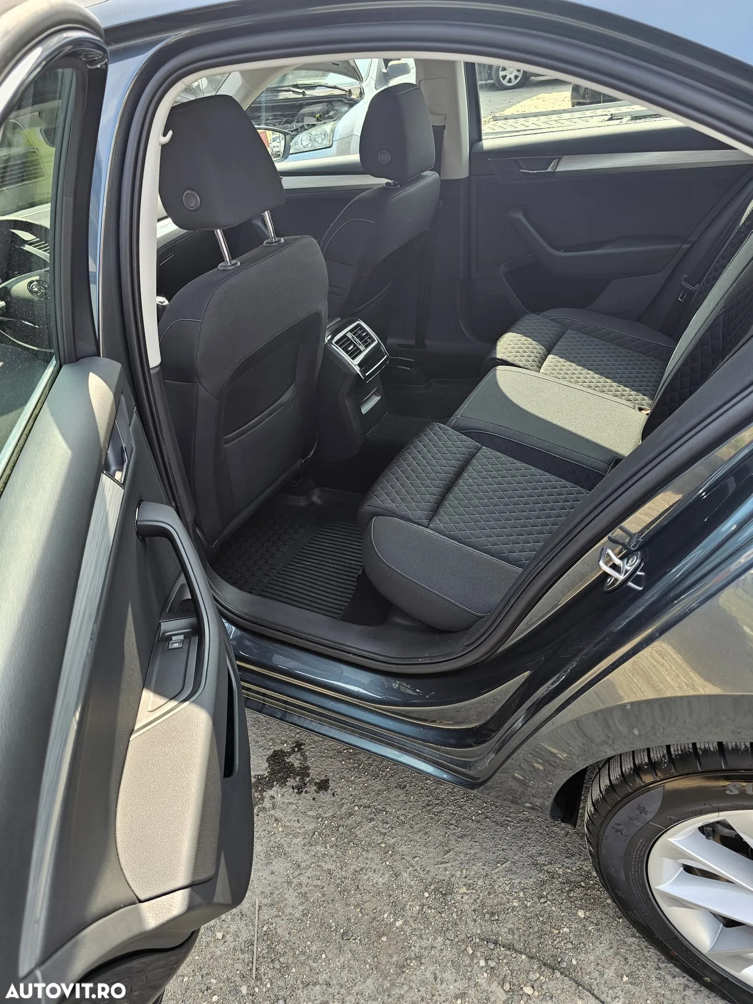 Skoda Superb 2.0 TDI Ambition - 2