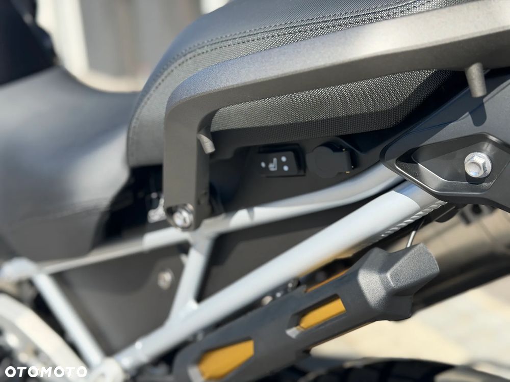 Triumph Tiger - 13