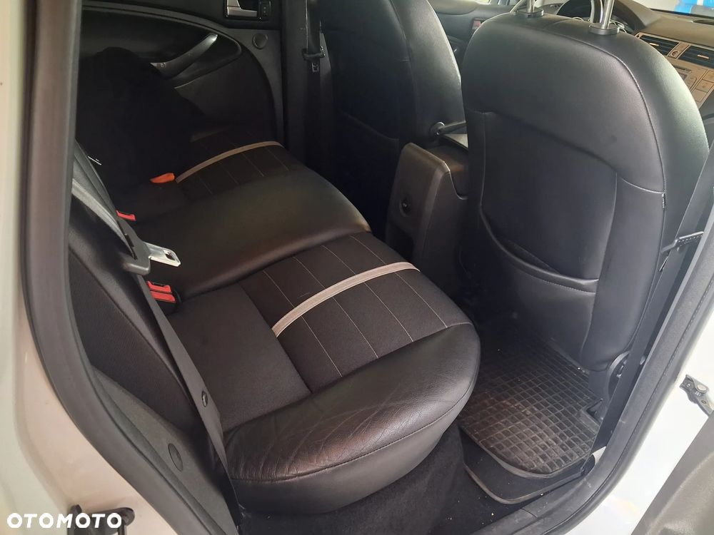Ford Kuga 2.0 TDCi 4x4 Titanium - 17