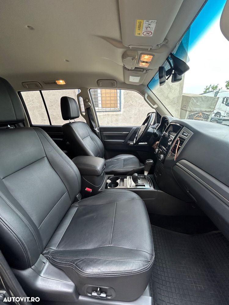 Mitsubishi Pajero 3.2 DI-D Instyle - 30