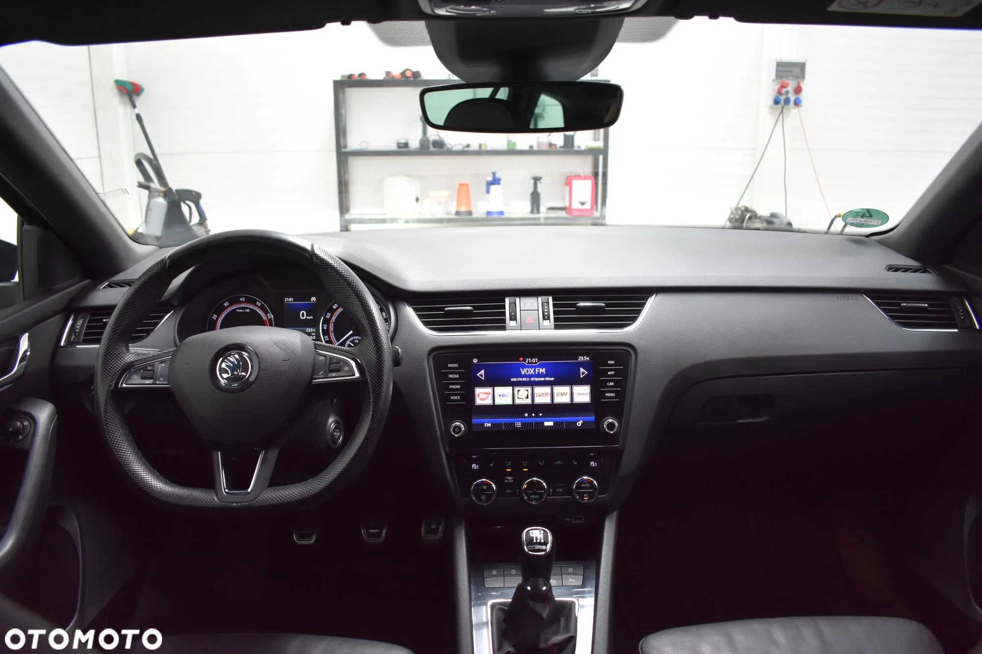 Skoda Octavia Combi 2.0 TSI RS - 18