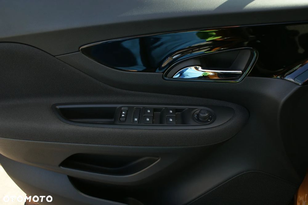 Opel Mokka X 1.6 CDTI Design Line S&S - 8