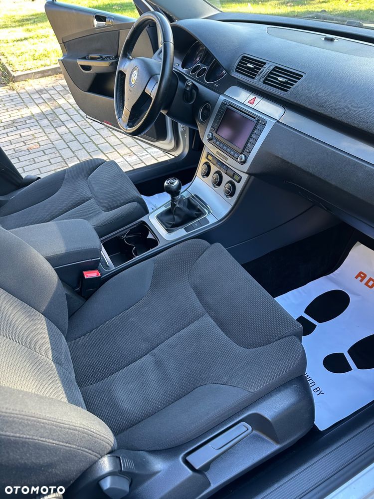 Volkswagen Passat - 24
