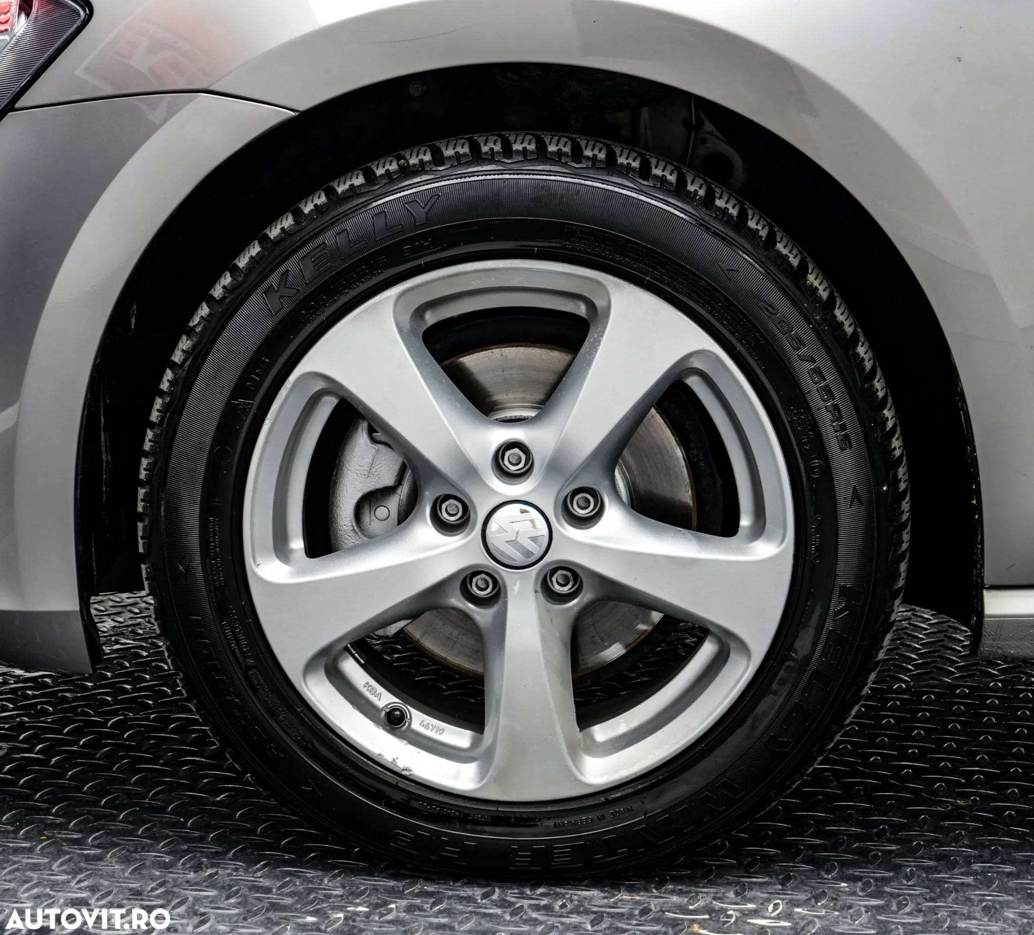 Volkswagen Golf 1.6 TDI DPF DSG Trendline - 21