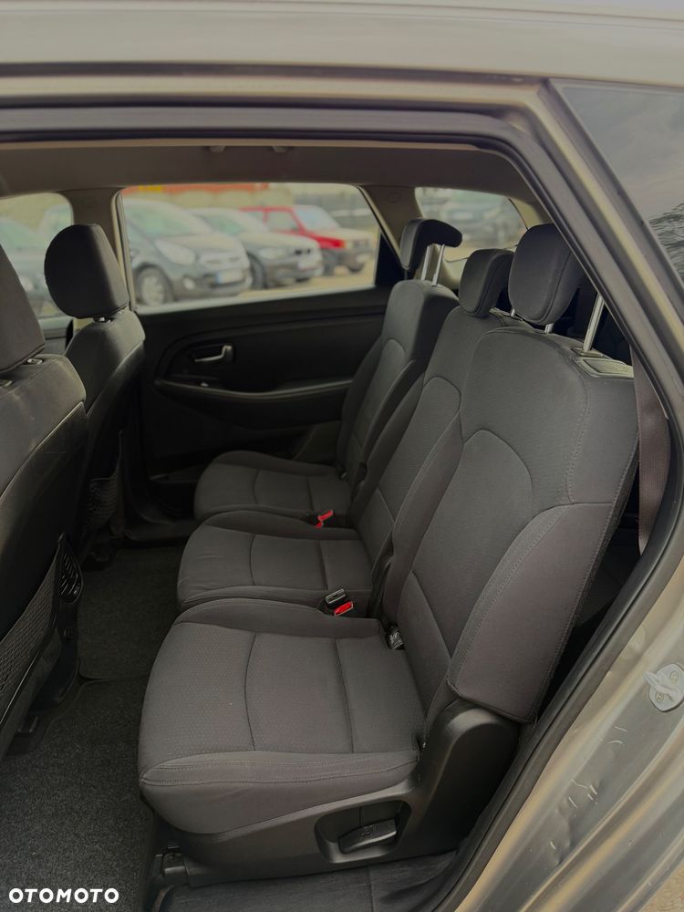 Kia Carens - 20