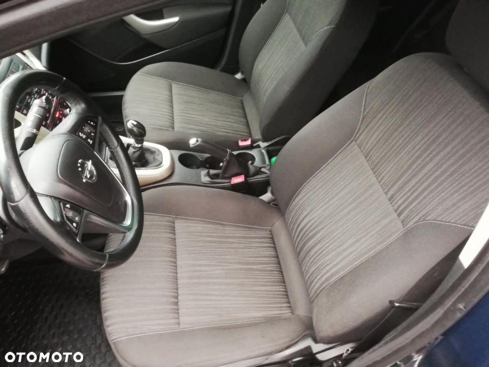 Opel Astra 1.4 T Enjoy - 10