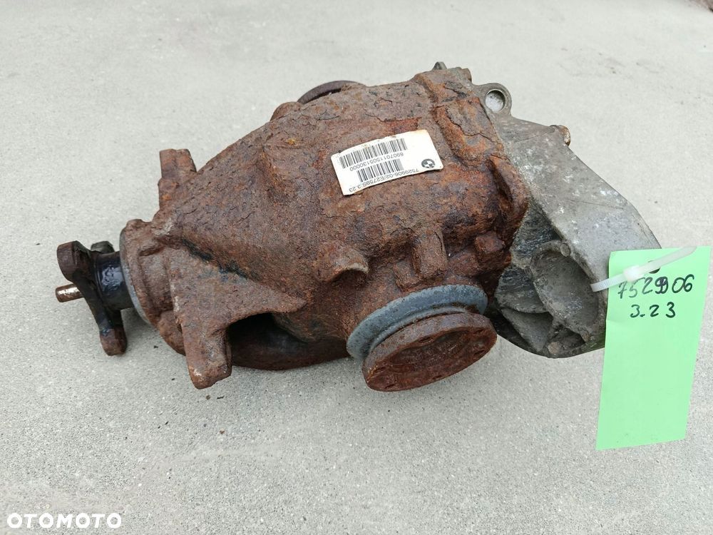 BMW 3 E90 E91 MOST TYLNY DYFER 7529906 3.23 - 4