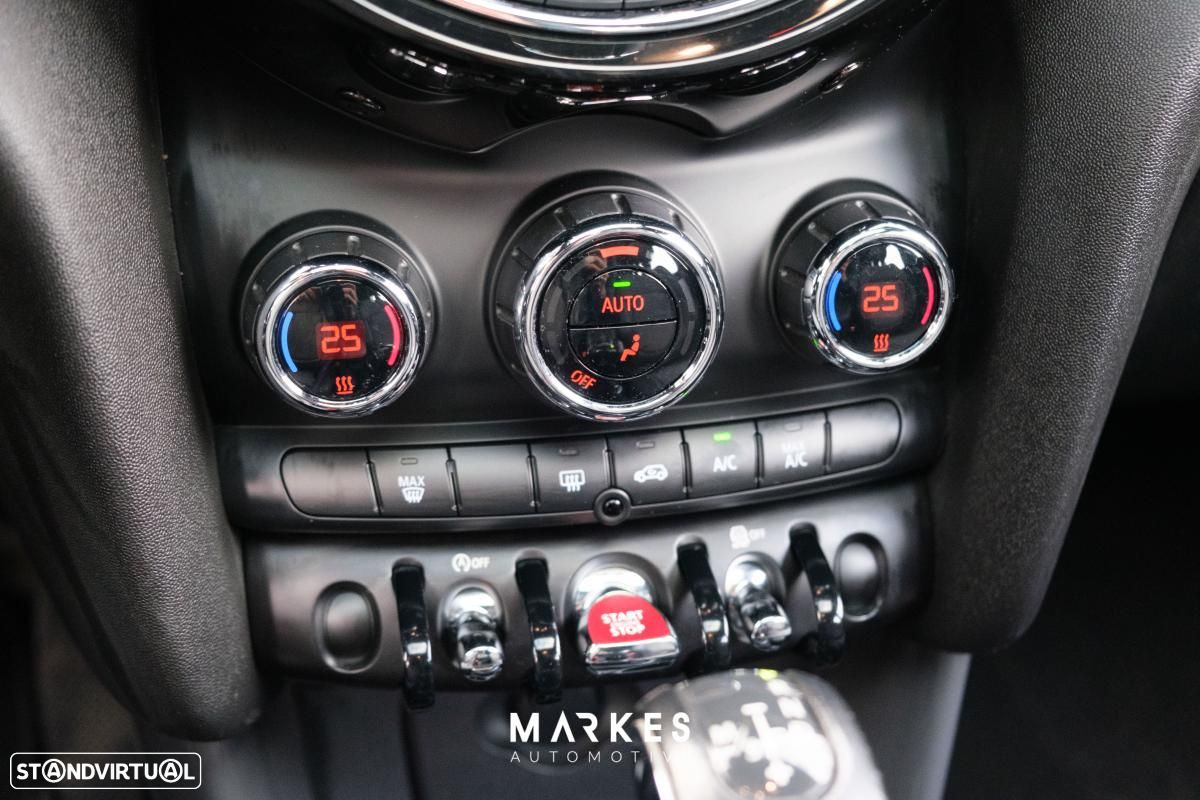 MINI 5 Portas Cooper Aut. - 17