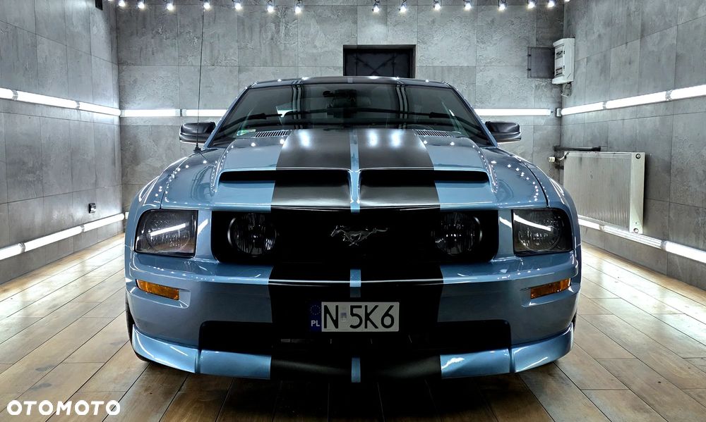 Ford Mustang - 1