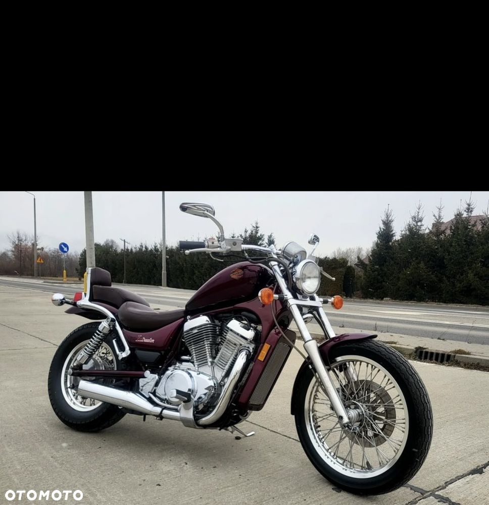 Suzuki Intruder - 1