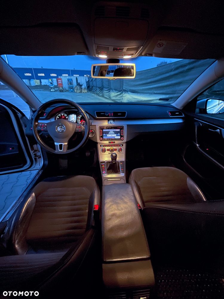 Volkswagen Passat 2.0 TSI Highline - 10