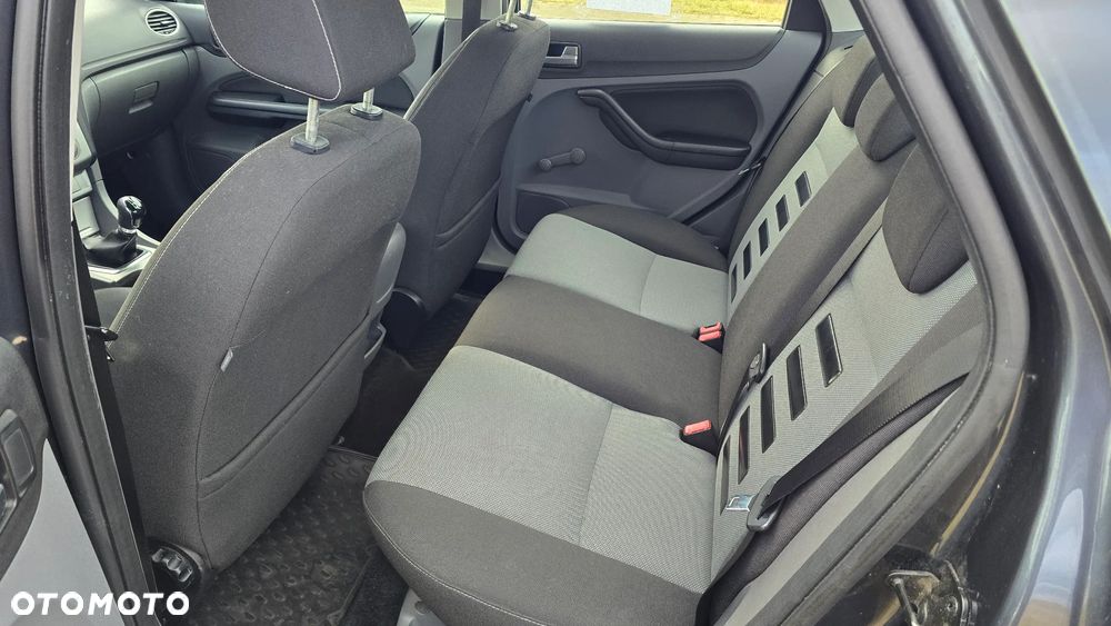 Ford Focus 1.6 Ti-VCT Ghia - 28