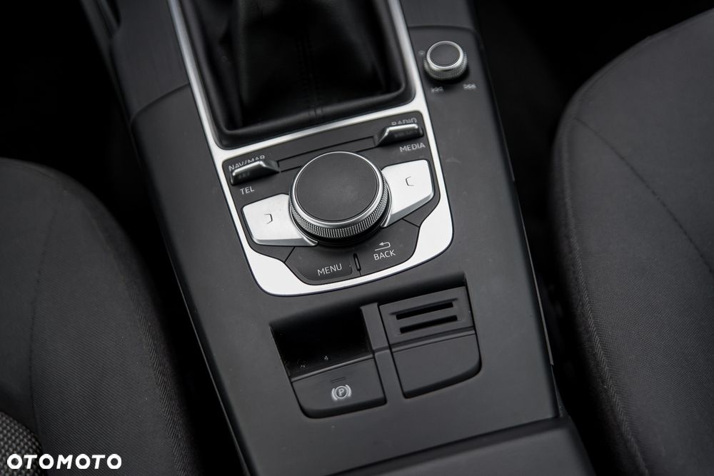 Audi A3 Sportback 1.6 TDI (clean diesel) Ambiente - 22